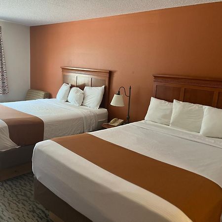 Regency Inn & Suites Anoka ภายนอก รูปภาพ