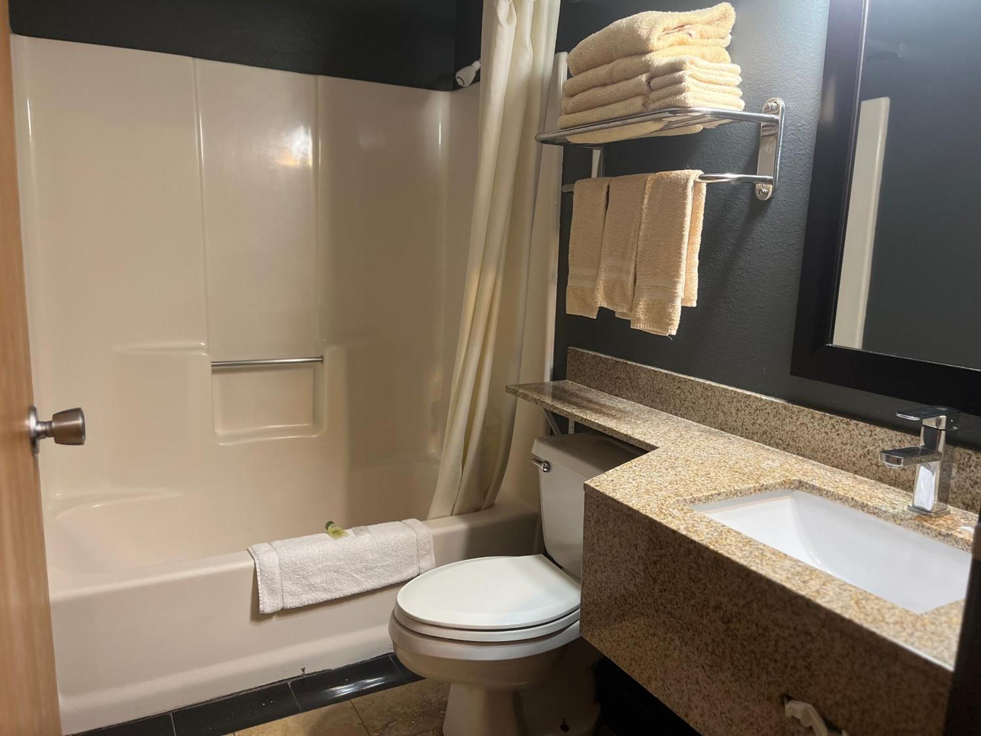 Regency Inn & Suites Anoka ภายนอก รูปภาพ