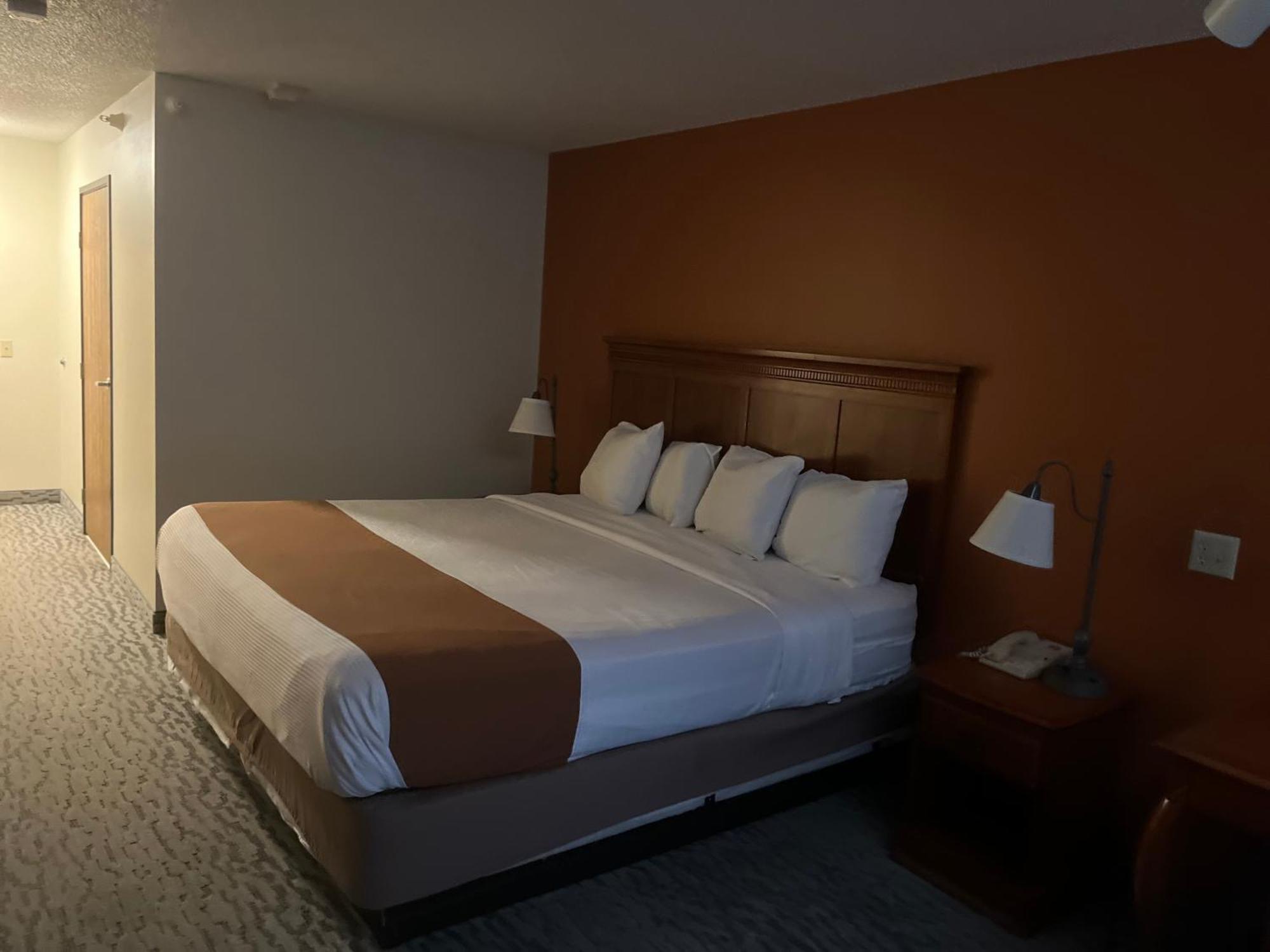 Regency Inn & Suites Anoka ภายนอก รูปภาพ