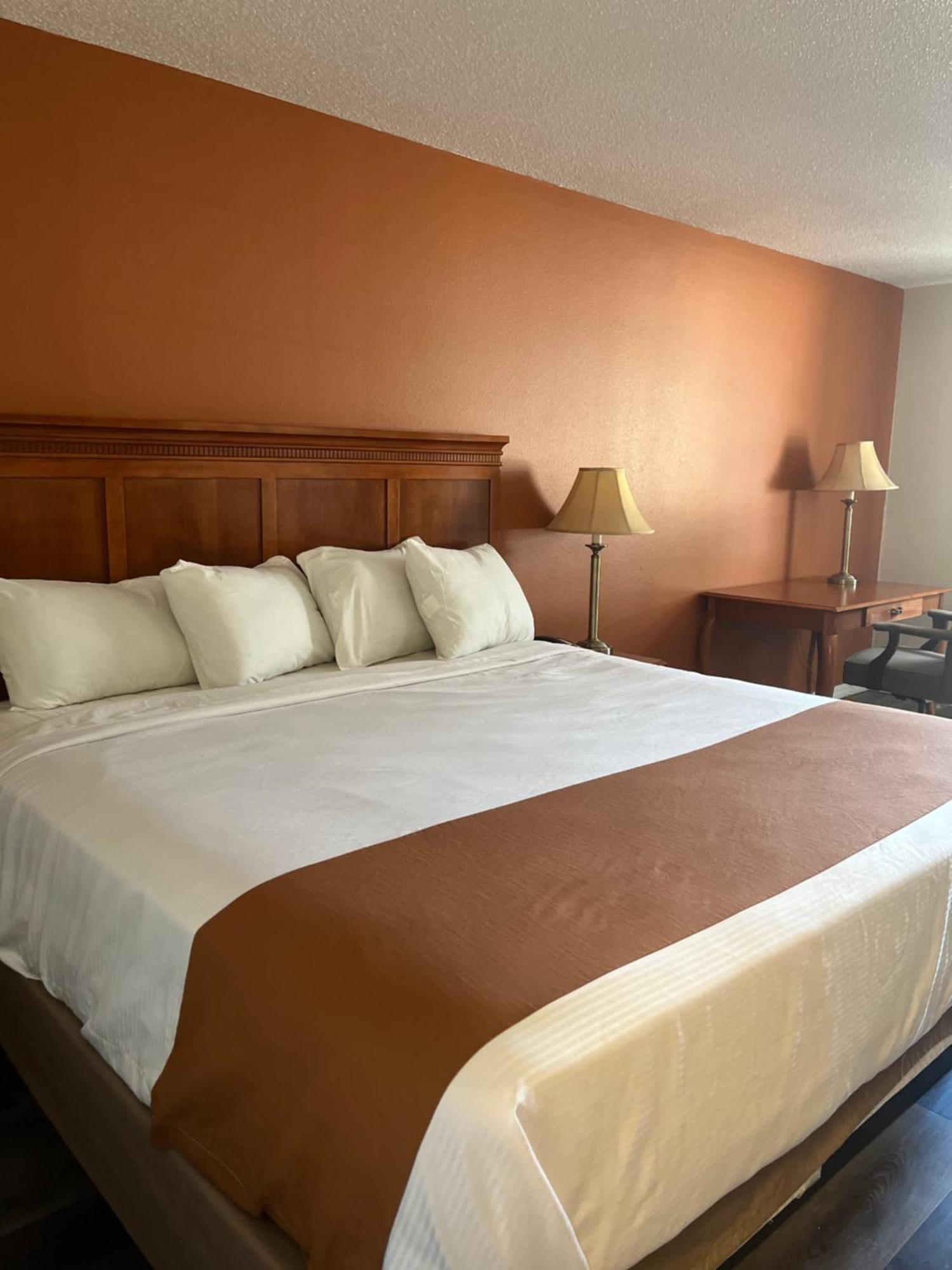 Regency Inn & Suites Anoka ภายนอก รูปภาพ