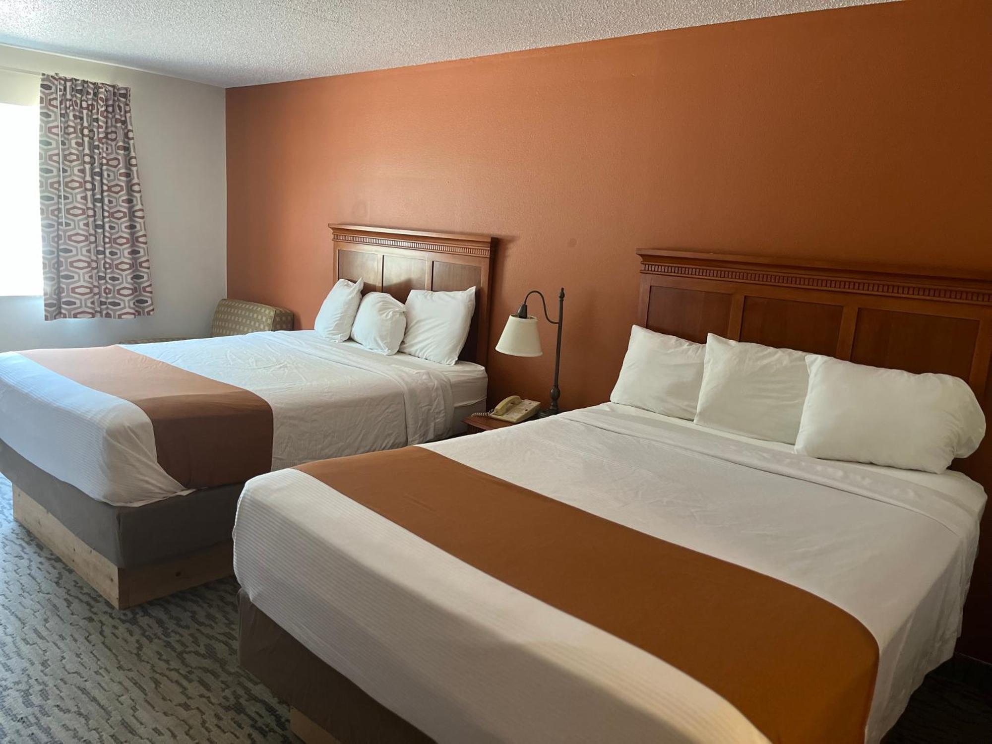 Regency Inn & Suites Anoka ภายนอก รูปภาพ