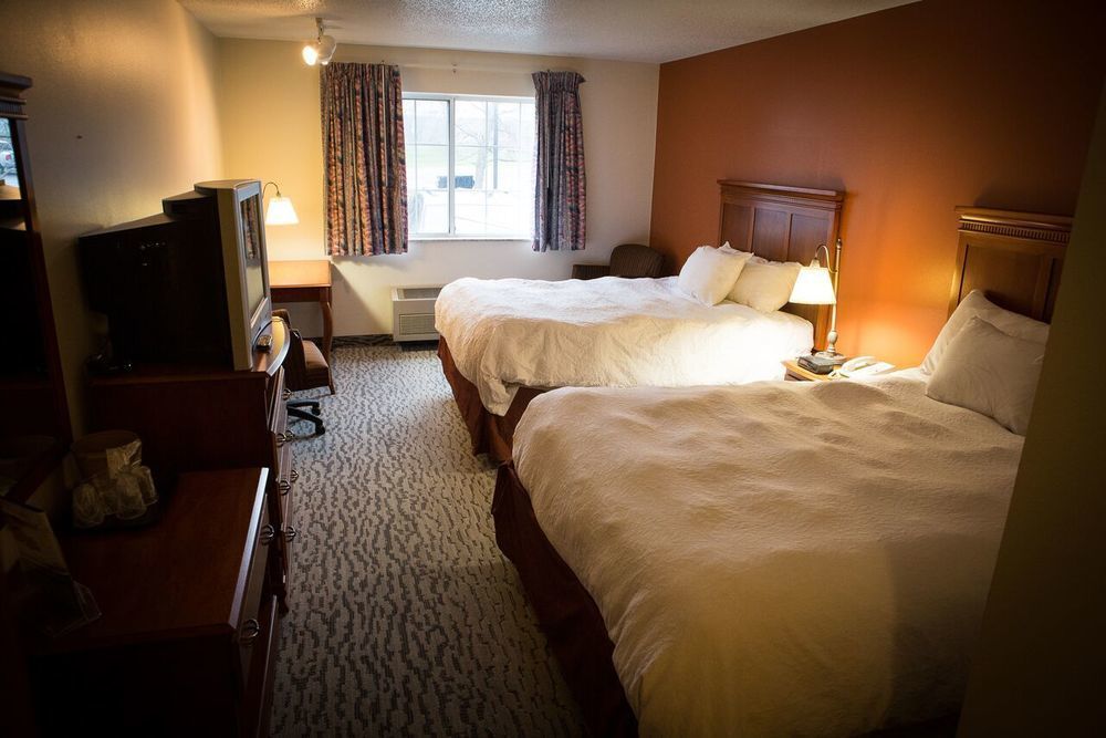 Regency Inn & Suites Anoka ภายนอก รูปภาพ